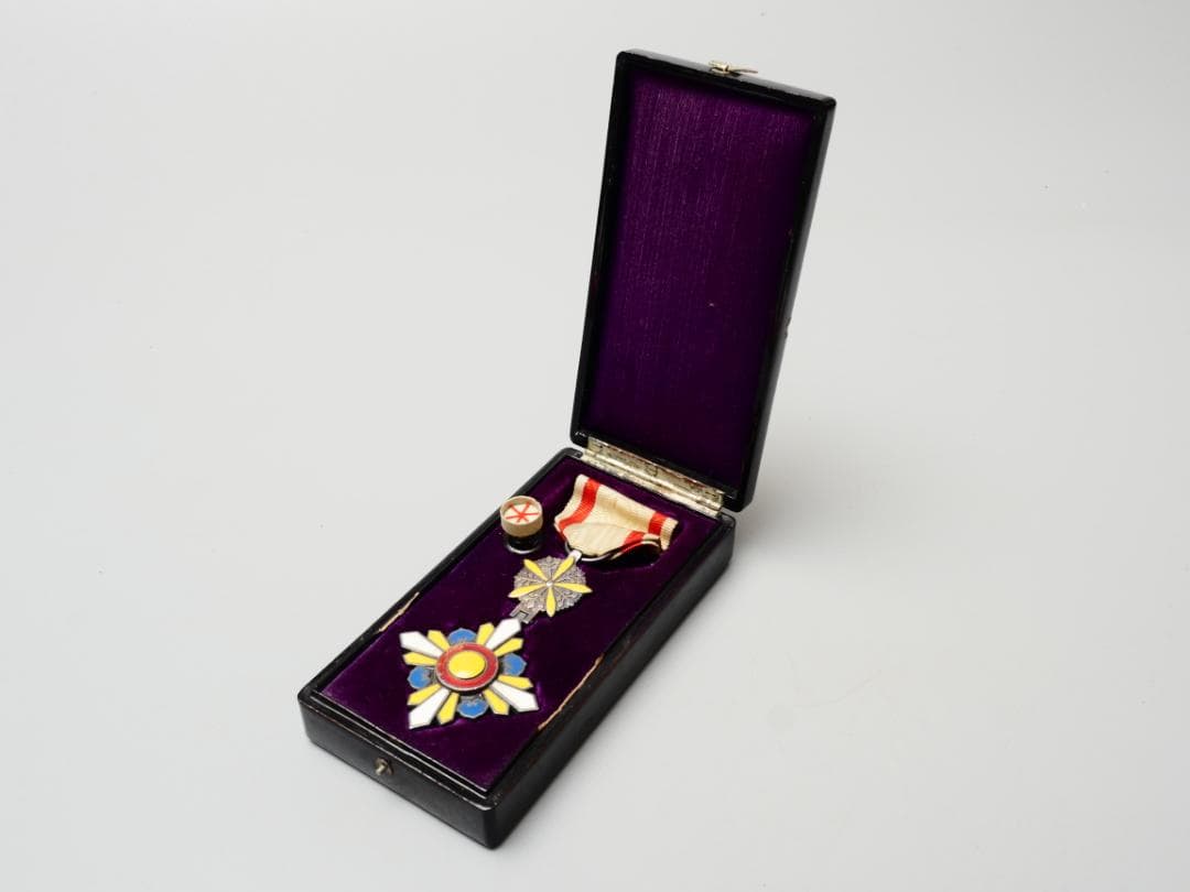 満州国 勲六位景雲章 勲章 徽章 略綬付 共箱付