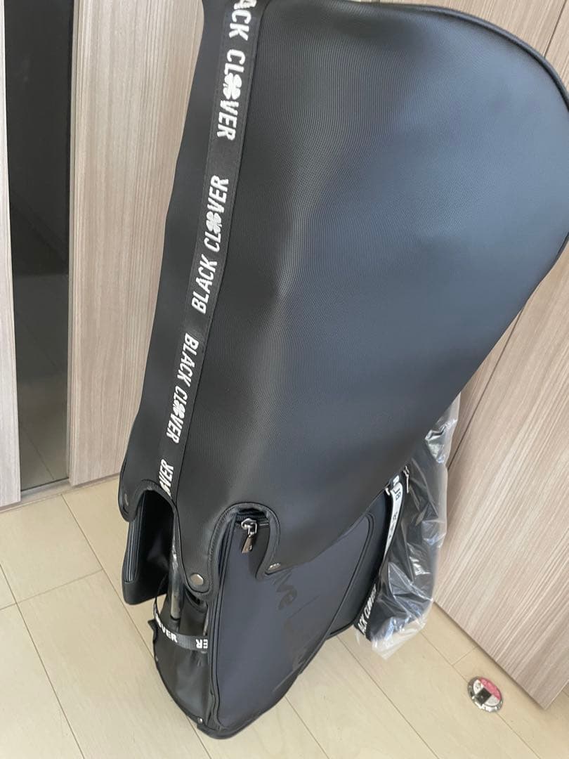 新品未使用　人気のBLACK CLOVER キャディバッグ ブラック