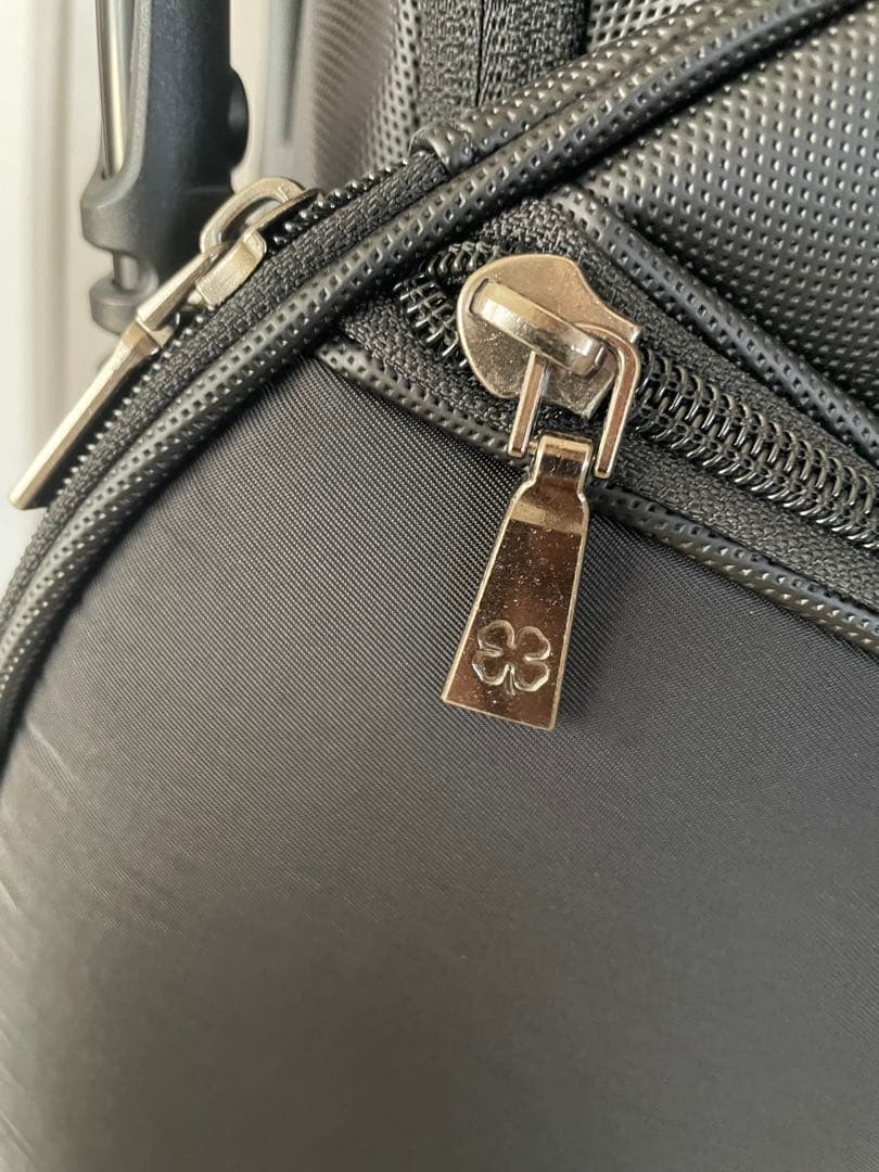 新品未使用　人気のBLACK CLOVER キャディバッグ ブラック