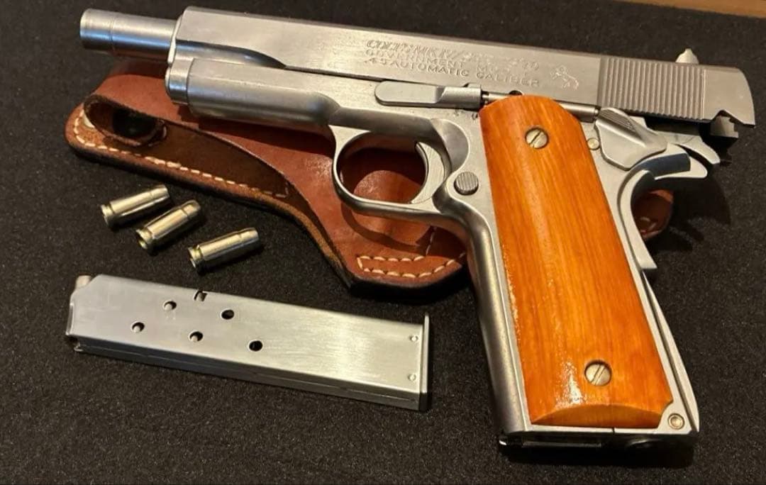 コ*ウ様 コルトガバメント ガスガン 木製グリップ ホルスター