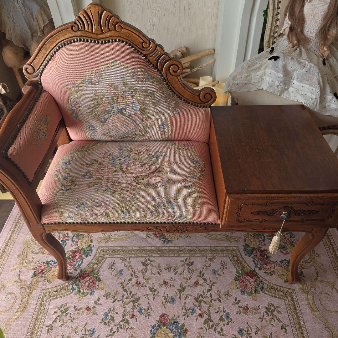 お取り置きとなりました　英国アンティーク　ゴブラン織　椅子　テーブル　チェスト