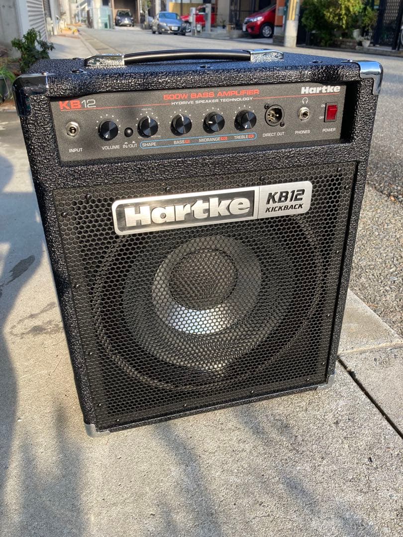 Hartke KB12 ベース用アンプ 500W？パワフルです。
