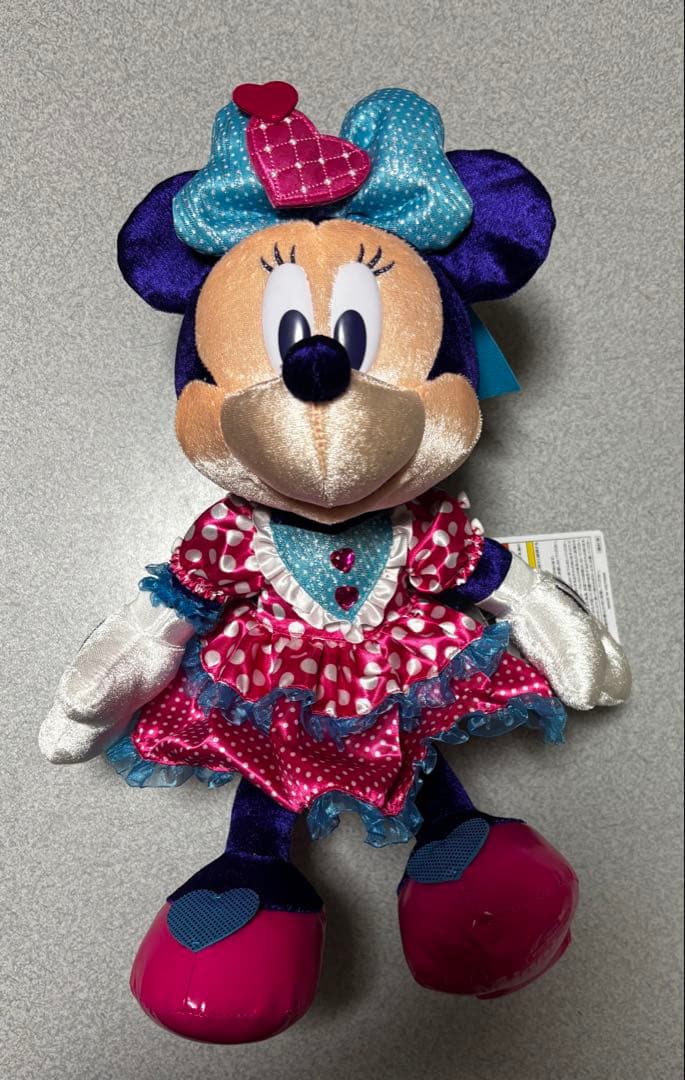 R*i様 ディズニー　パルパルーザ　ミニーぬいぐるみ　1/13発売　新品　ファン