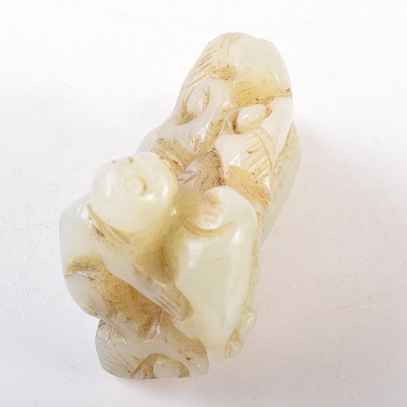 中国　玉石白玉彫刻　霊芝に神獣　根付　紙鎮　置物　C　7806E