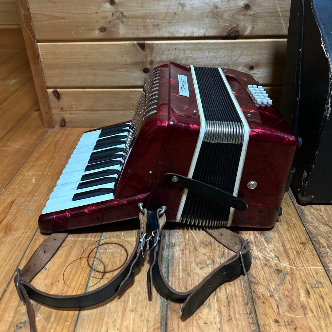 送料無料【美品】TOMBO アコーディオンNo.28(ハードケース付) 25鍵盤