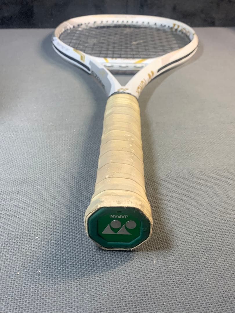 YONEX VCORE 100 テニスラケット 305g