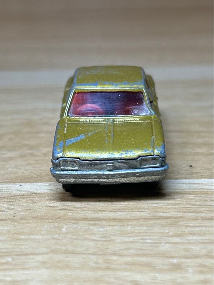 トミカ　黒箱 3-1-4 トヨタ クラウン スーパーデラックス 1Aホイール