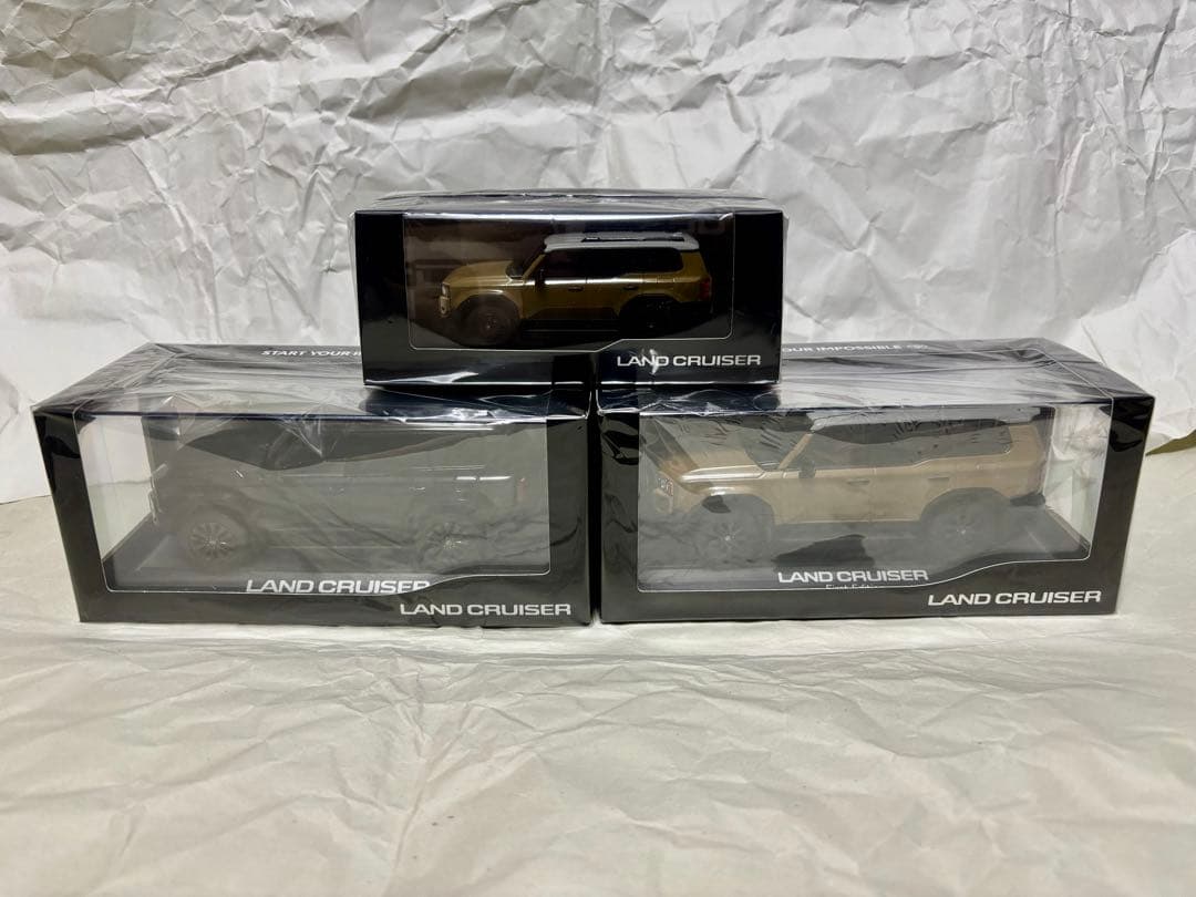 ランドクルーザー250 カラーサンプル ミニカー 3台(角目1台,丸目2台)