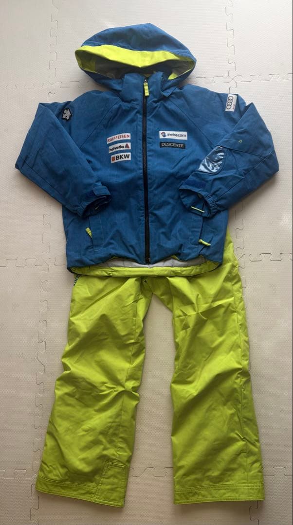 お値下げ歓迎デサントDESCENTE 子供用スキーウェア 140