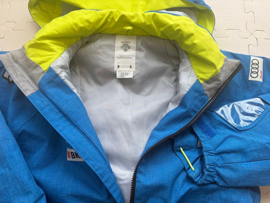 お値下げ歓迎デサントDESCENTE 子供用スキーウェア 140