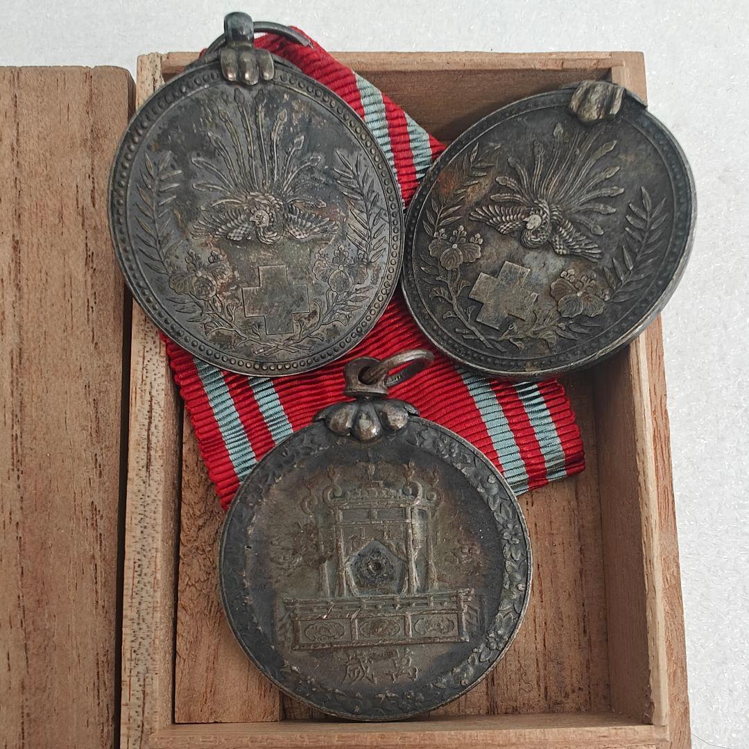 銀製 勲章 大禮記念章 日本赤十字社 記章 徽章 記念メダル アンティーク