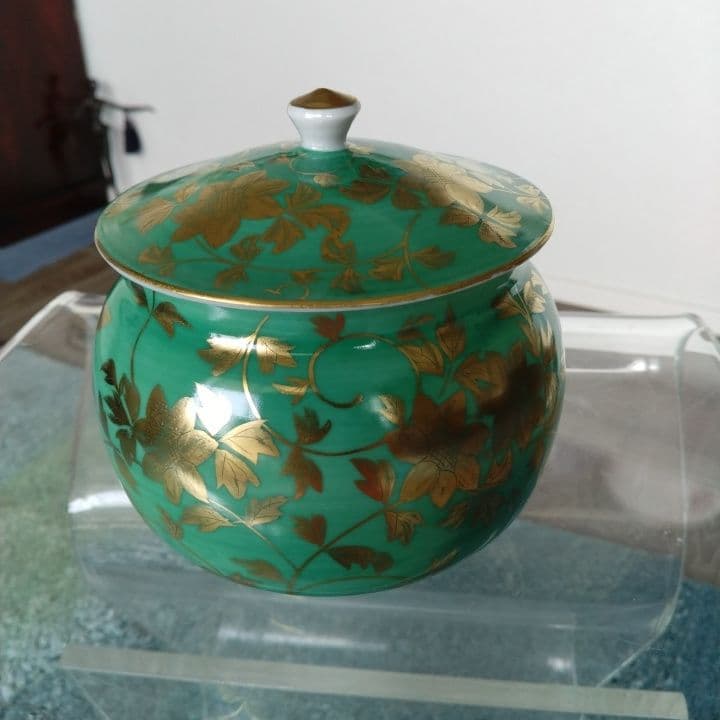 人間国宝吉田美統⭐︎金彩花唐草文 蓋物⭐︎九谷焼⭐︎新品未使用