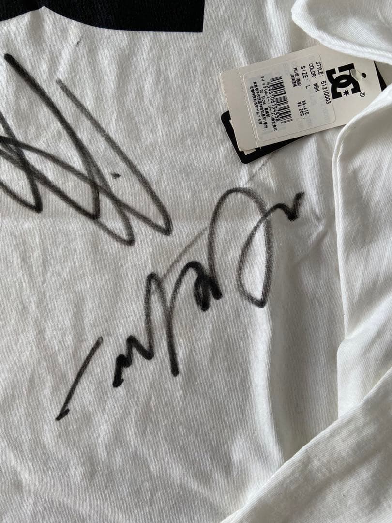 デバン／アーロン／ラウリ／イカー　サイン入りDCロングティーシャツ