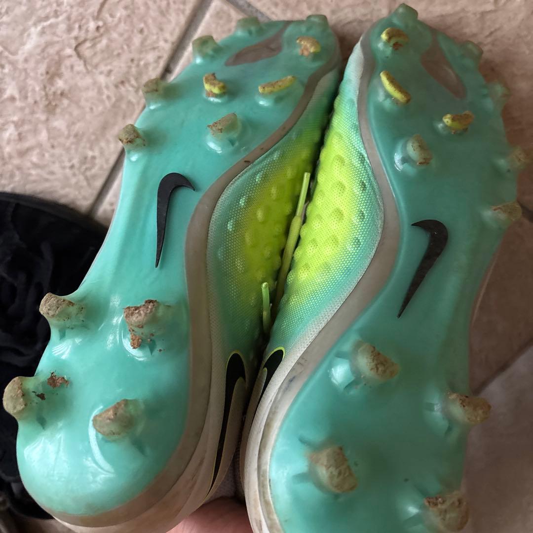 Nike Magista Obra II FG（マジスタ オブラ 2 FG）