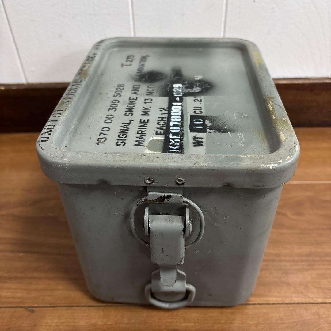 米軍　実物　SIGNAL SMOKE CASE 送料無料