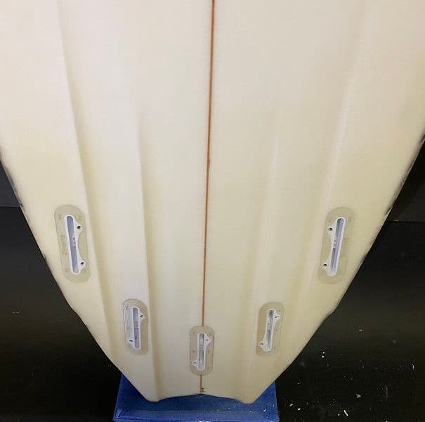 送料無料！ノーディケールサーフボード5’11