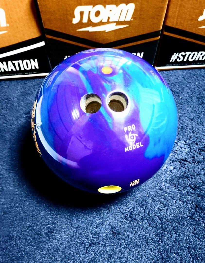 フィジックス　パワーエリートプロモデル　ボウリング　ボール　ストーム　スポーツ