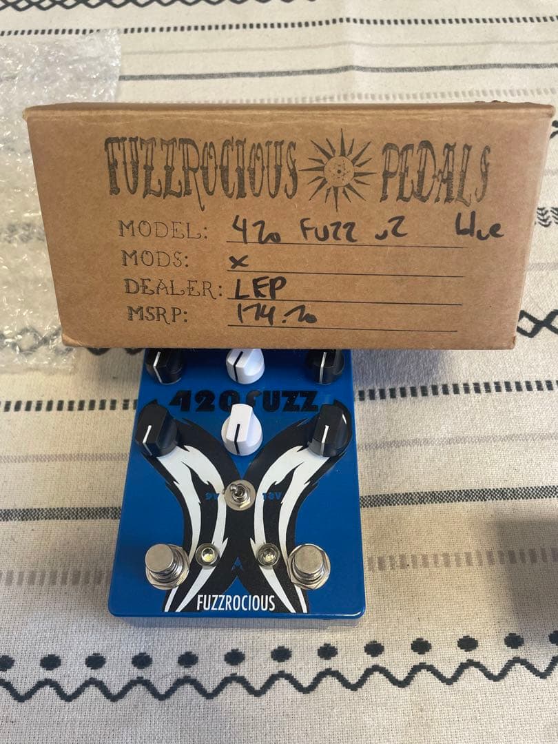 Fuzzrocious 420 Fuzz v2 ギターエフェクター