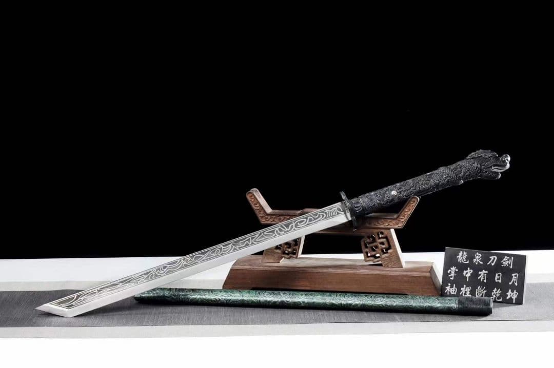 ドラゴン魂の血の刃 古兵器 武具　刀装具　日本刀　模造刀 居合刀
