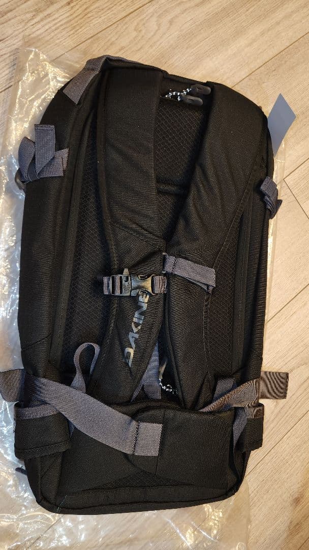 新品27500円DAKINE HELI-PLO24L 黒バックパック　リュック