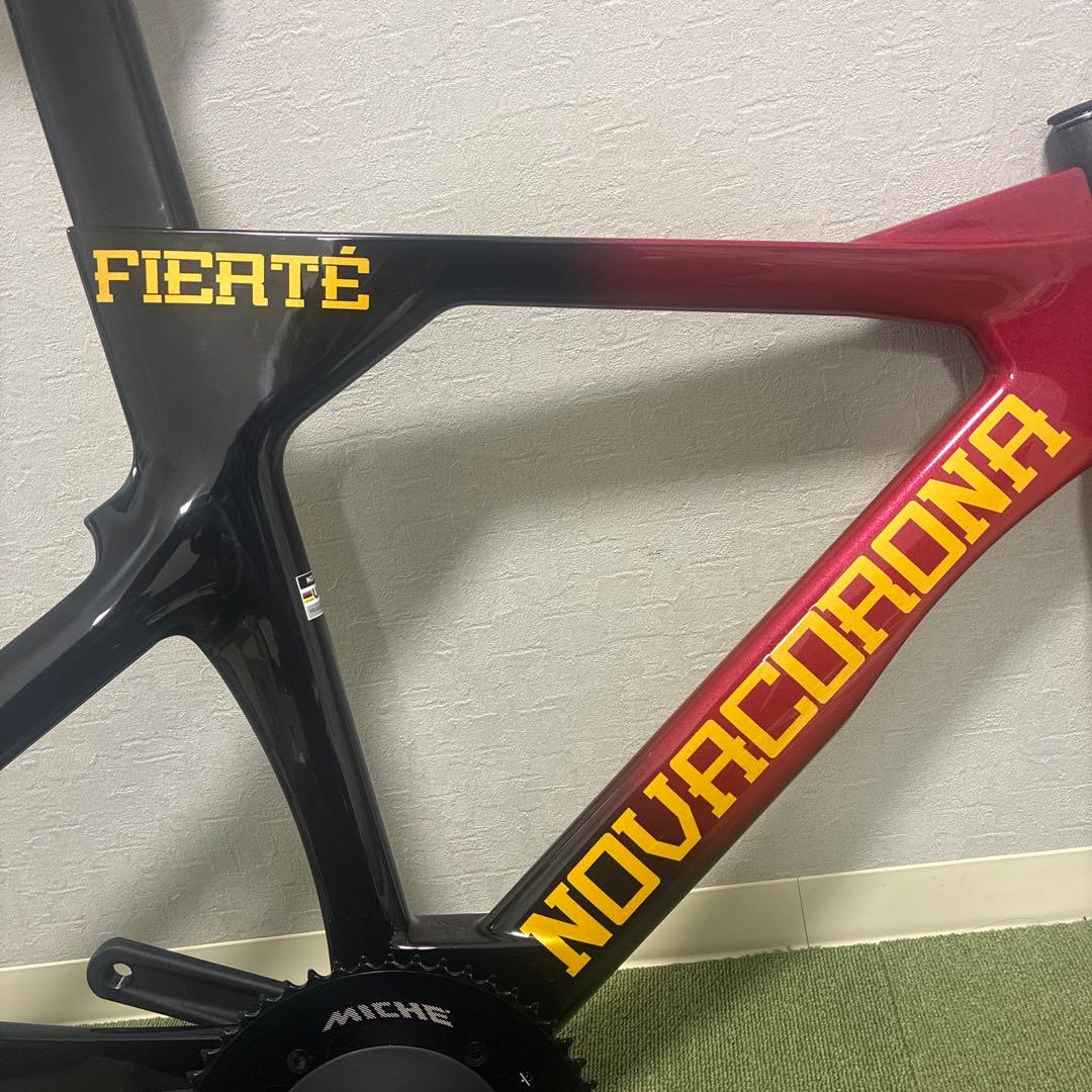 NOVACORONA Fierté Sサイズ、BB、クランク、パワーサドル付き