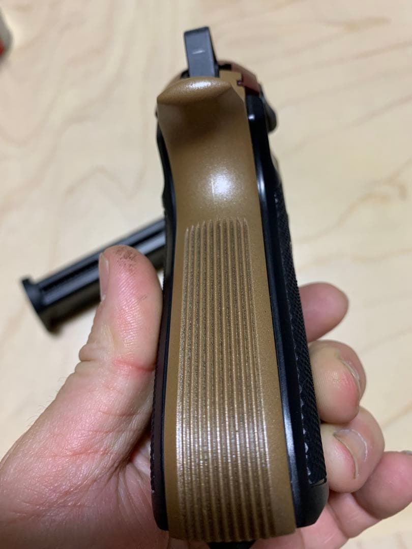 東京マルイM92Fタクティカルマスター　ガスブローバック　塗装品