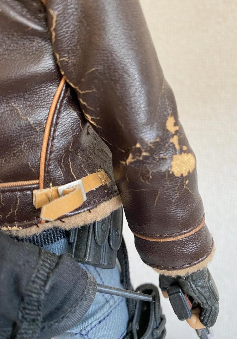 【開封済中古品】バイオハザード4　レオン・S・ケネディ 【ホットトイズ】