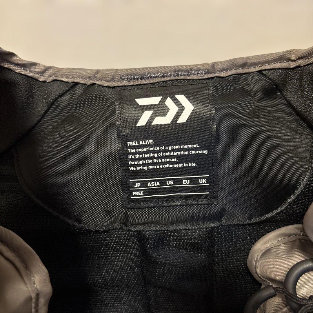 ダイワ　フローティングジャケット