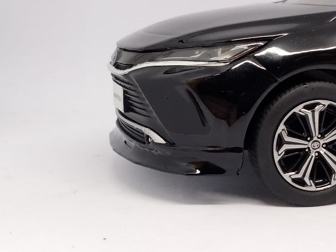 トヨタ ハリアー ブラック　カラーサンプル　1/30　ミニカー