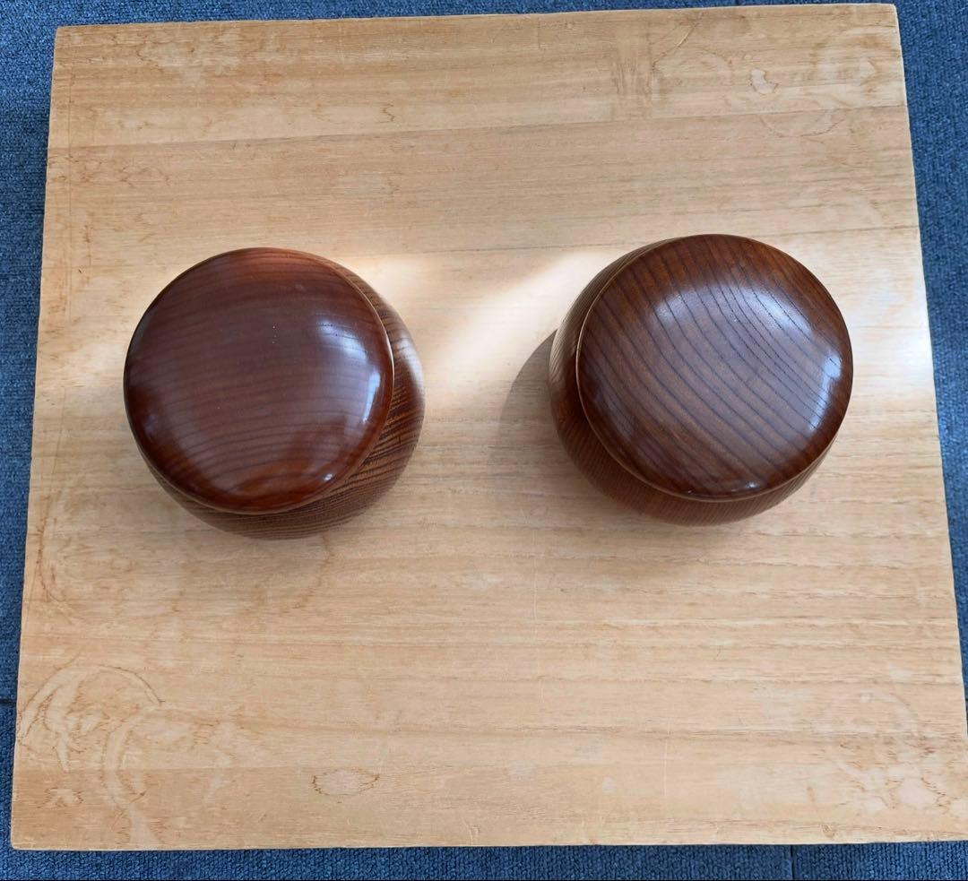 【良品】囲碁セット 碁盤 2寸 本蛤碁石 30号 168個 那智黒 178個 脚