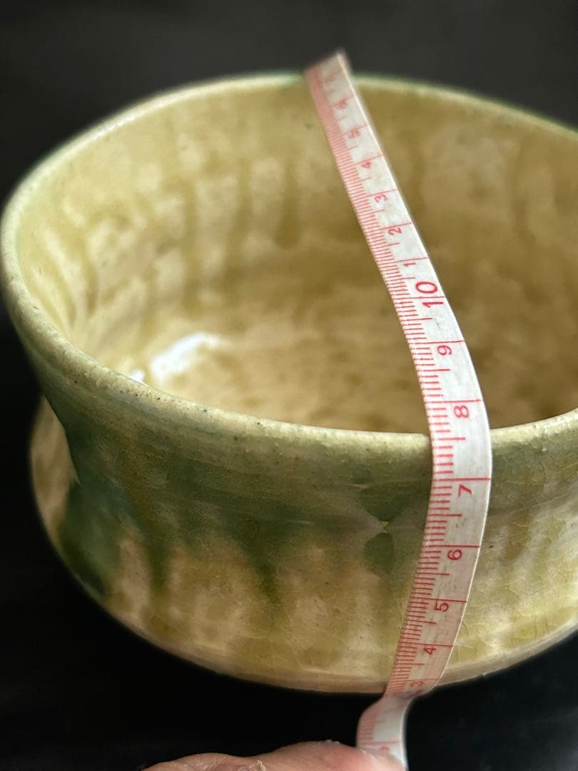 遺品整理中◾️蔵から美しい緑色の釉薬が滝の様に流れる抹茶茶碗が出て来ました。