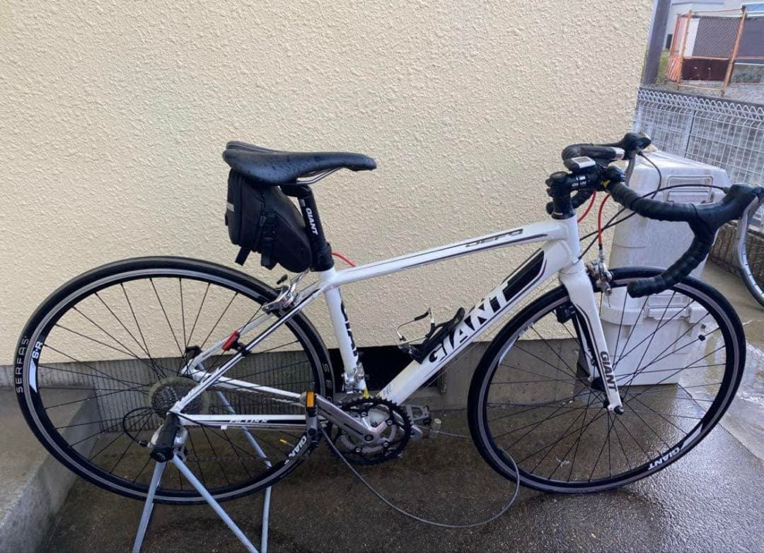 ホワイトアルミロードバイク サイクルコンピュータ付き