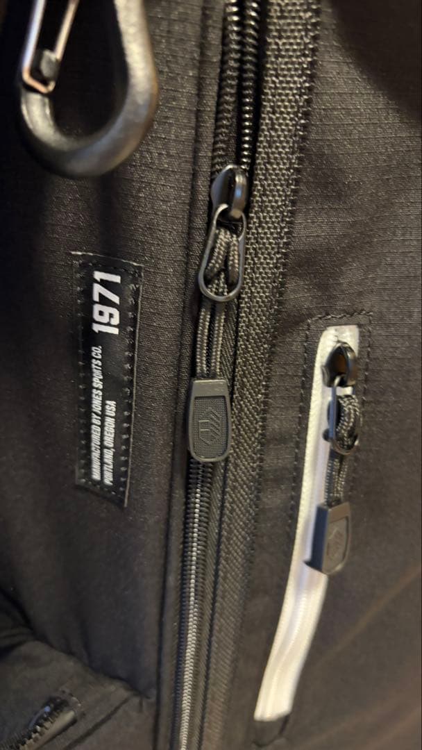 Jonesゴルフ　キャディバッグ　黒　ロゴ刺繍付