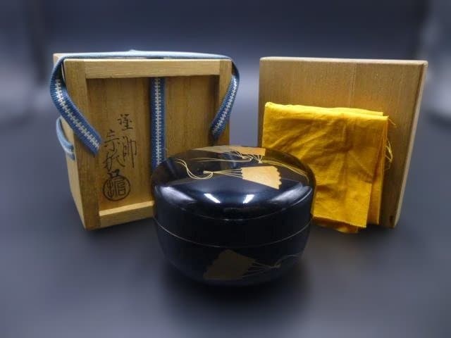 千家十職塗師　八代　中村宗哲　四君子扇蒔絵　棗／共箱