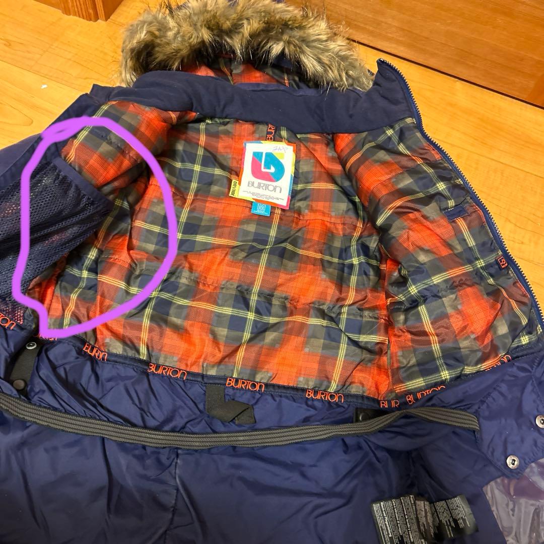 値下げ　バートン　キッズM ファー付きスノーボードウェア 上下セット　140cm