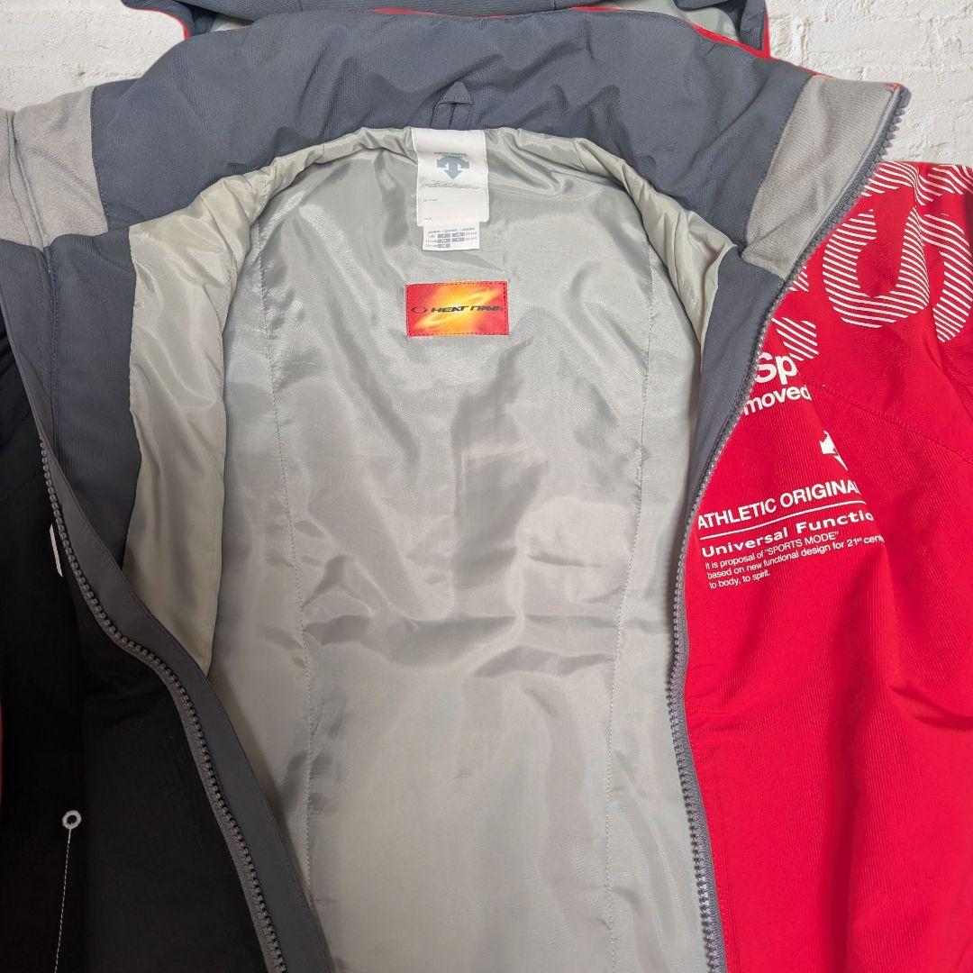 【美品】DESCENTE スキーウェア 140cm 防水透湿素材 　目立つ赤