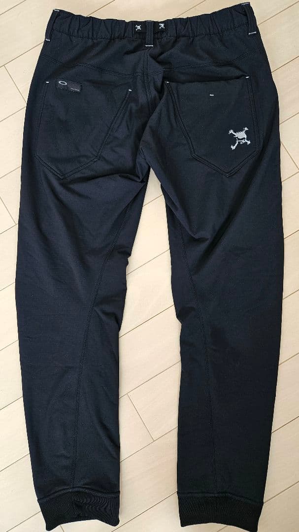 美品！OAKLEYオークリースカル　リバーシブル上下セットアップ（Lサイズ）