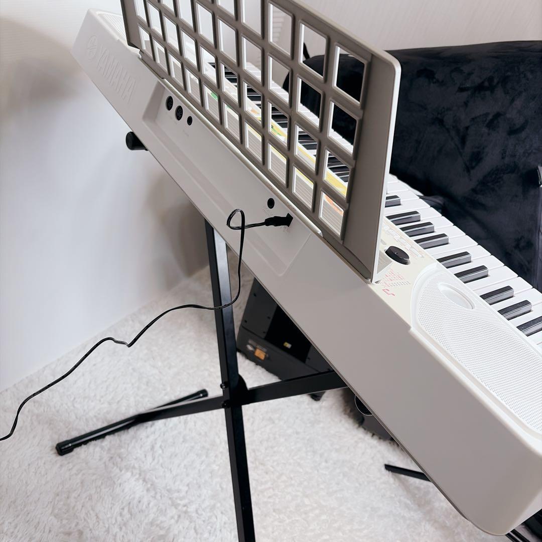 ヤマハ 電子キーボード スタンド付　キーボード 光る鍵盤 EZ-J15