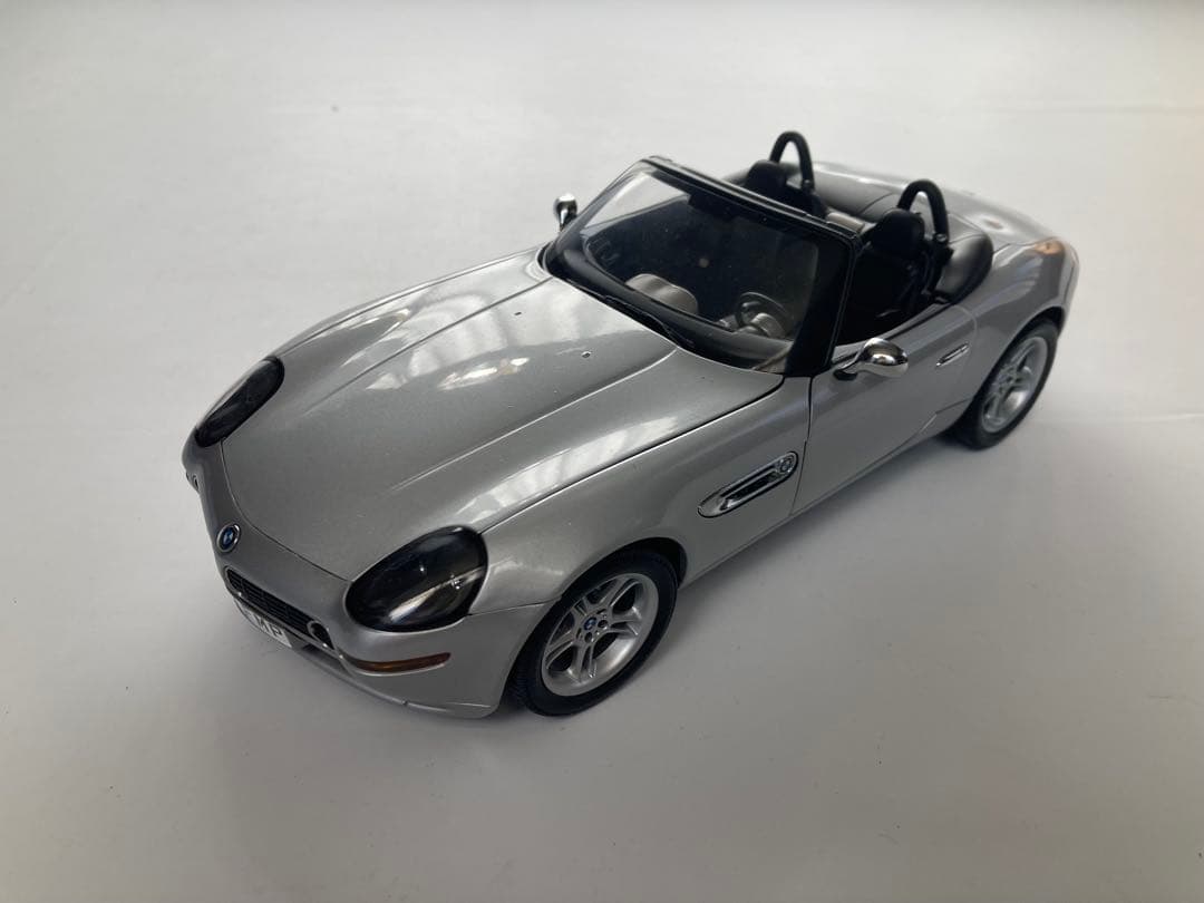 AUTOart 映画「ワールド・イズ・ノット・イナフ」ボンドカー  Z8