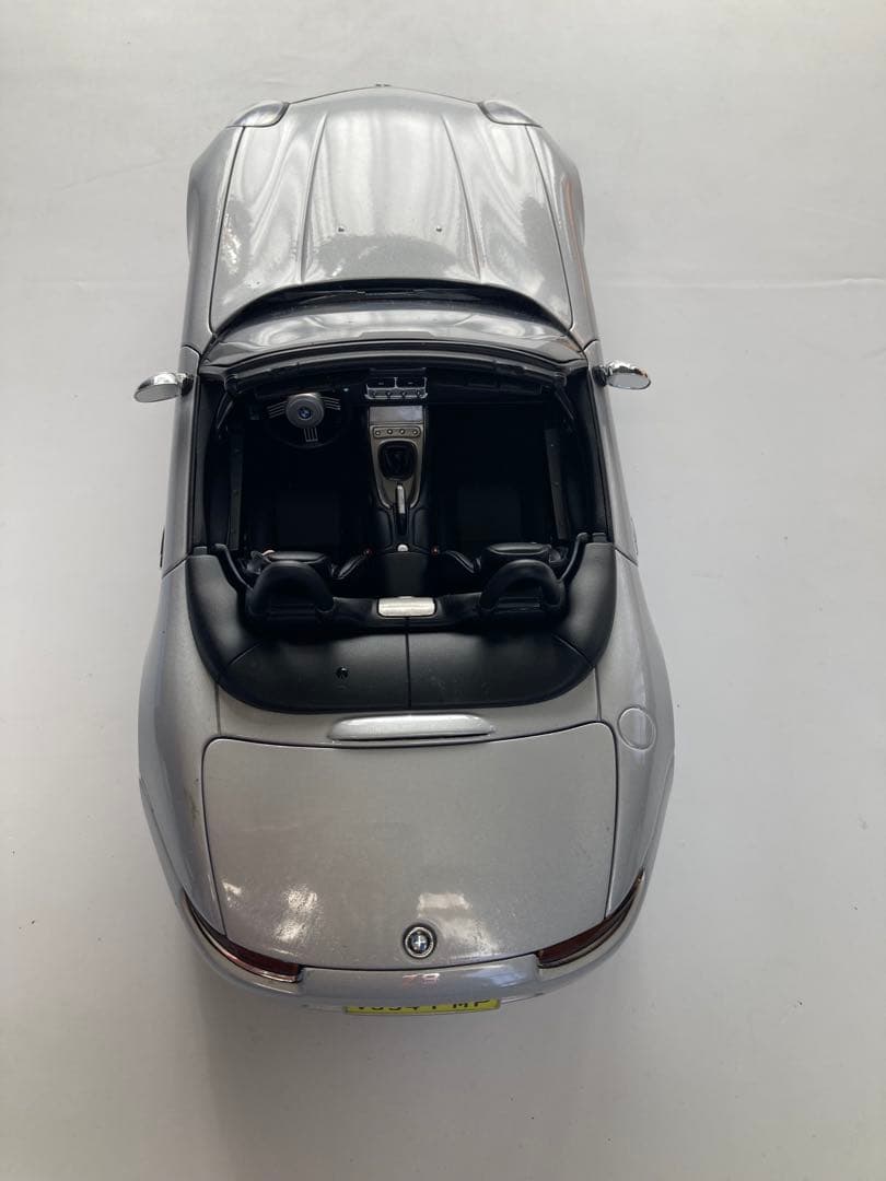 AUTOart 映画「ワールド・イズ・ノット・イナフ」ボンドカー  Z8