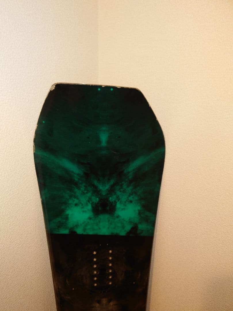 スノーボード 黒と緑のグラデーション