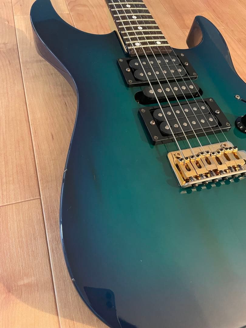 今だけ値下げ中【希少】CHARVEL エレキギター グラデーションブルーストラト