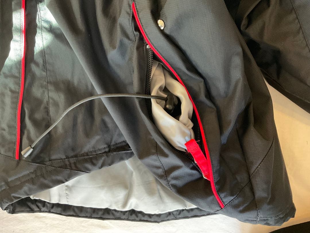 極美品！デサントDESCENTE スキーウェア上下 ジュニア160 メンズXS