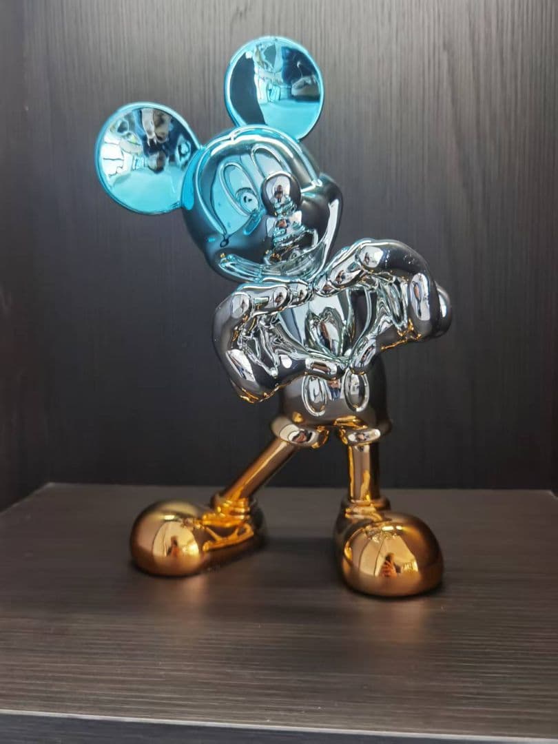 メタリックミッキーマウスフィギュア
