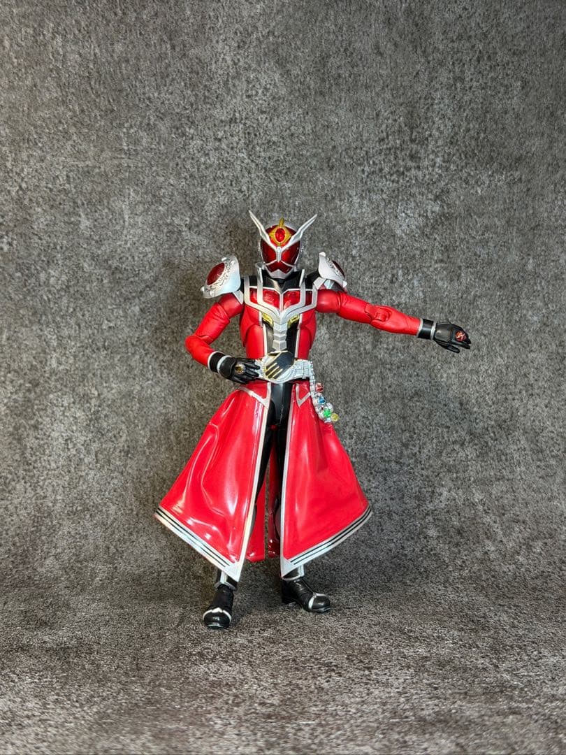 S.H.（真骨彫製法） 仮面ライダーウィザード フレイムドラゴン／オールドラゴン