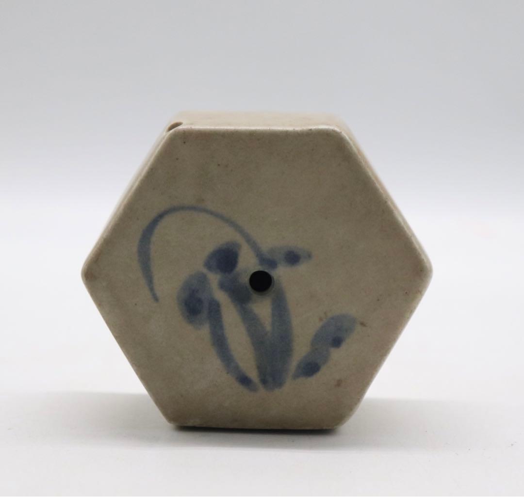 李朝　蘭紋六角型水滴　木箱付　送料込み1010