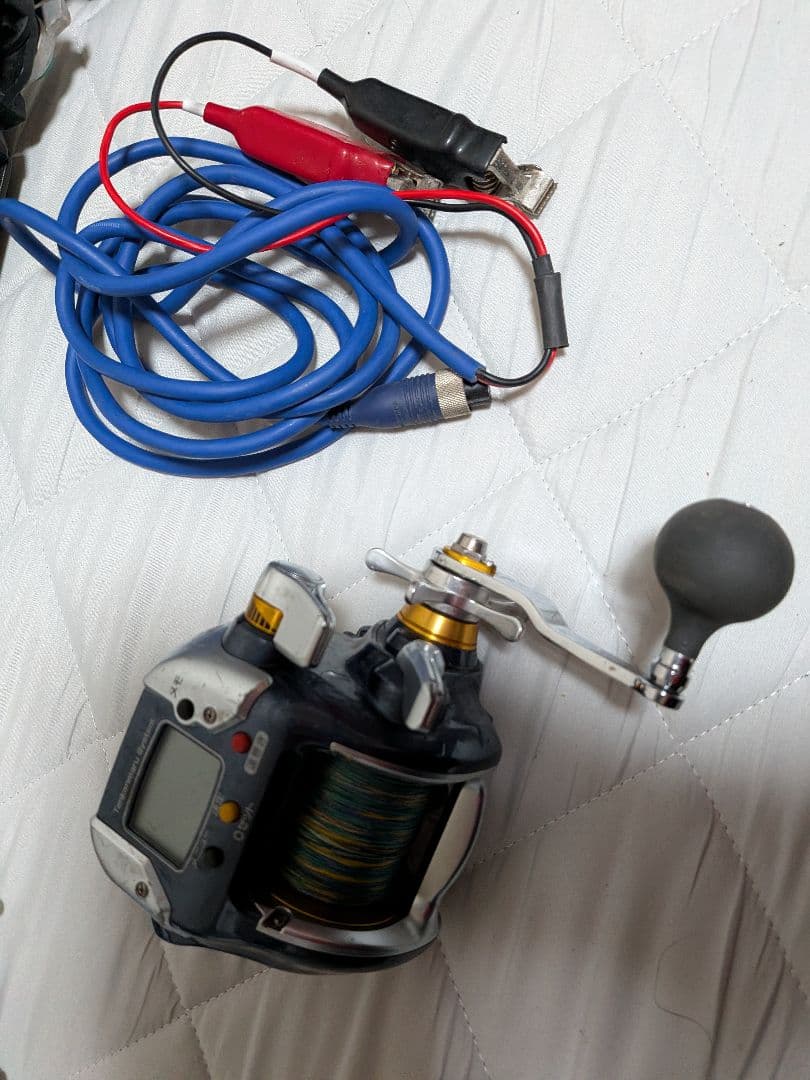 電動リール 青緑ライン付き