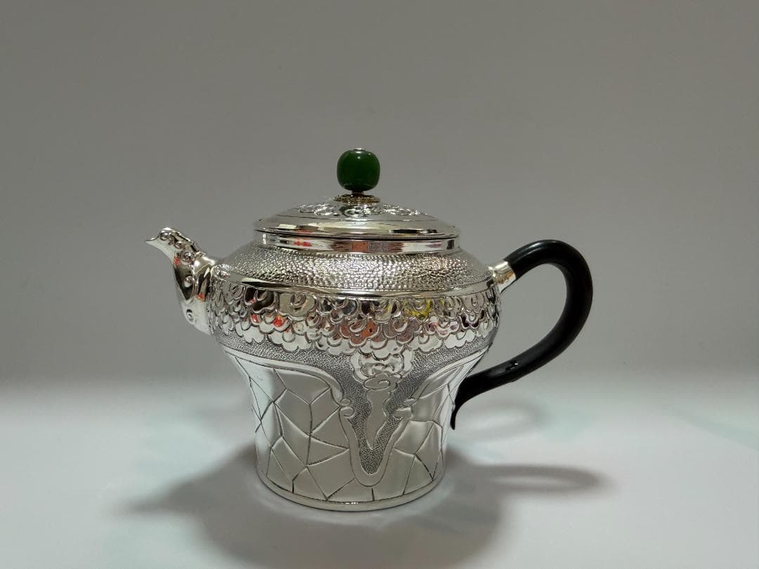 純銀製 鱗文様 玉石摘み 獣口 急須 銀瓶 煎茶道具