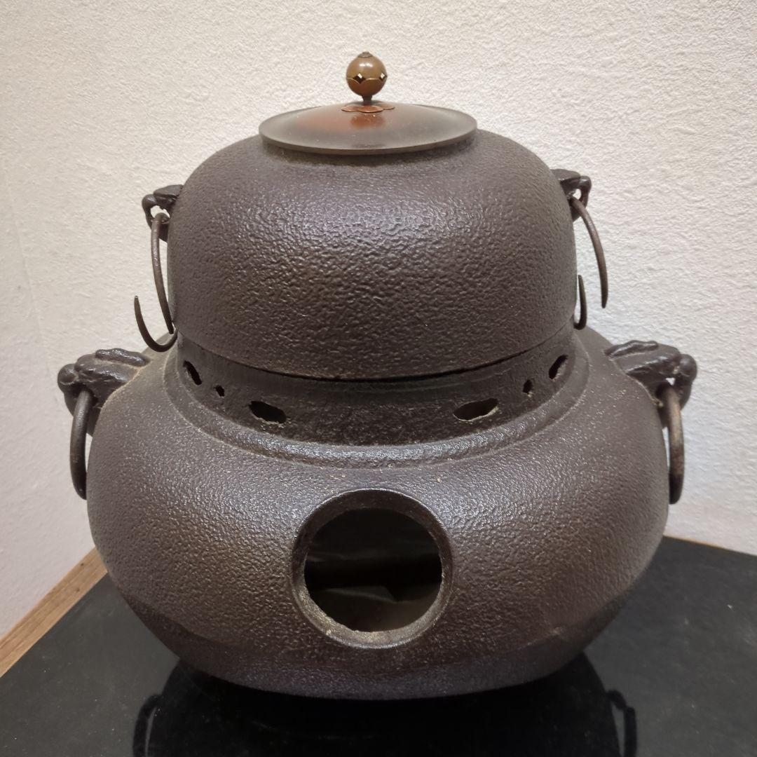 鉄釜風炉　電熱器付き　灰入り　茶道具　茶道　風炉釜　鉄　電熱器