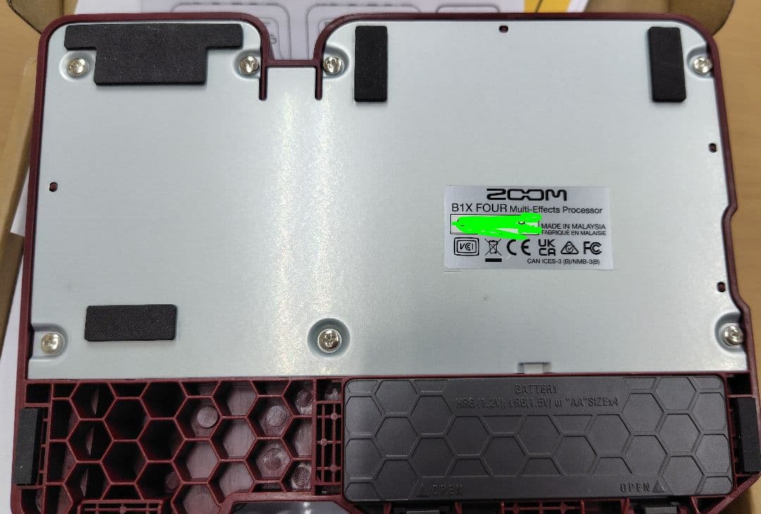 中古美品 ZOOM B1X FOUR マルチエフェクター